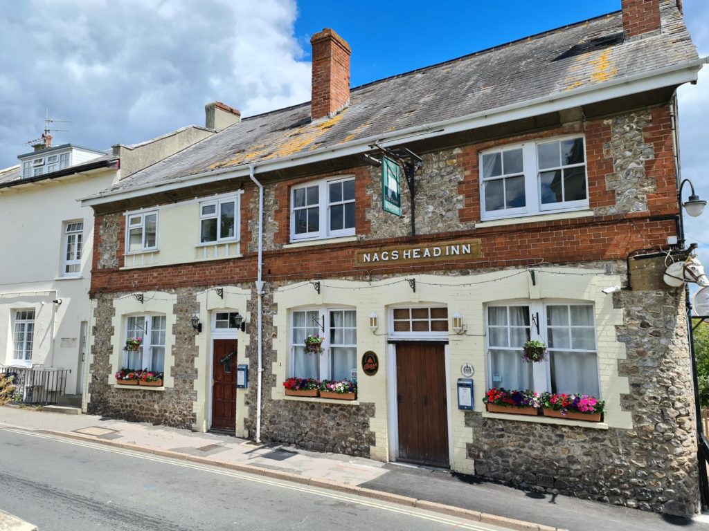 nags head pub in lyme regis