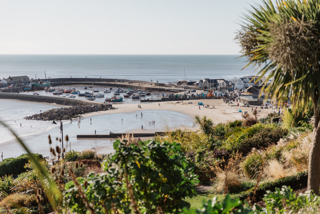 Holiday cottages in Lyme Regis with view of the Cobb