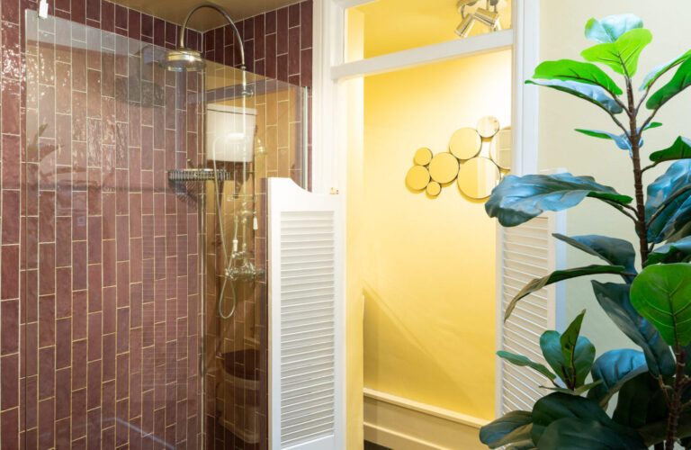 bathroom of holiday cottage in lyme regis